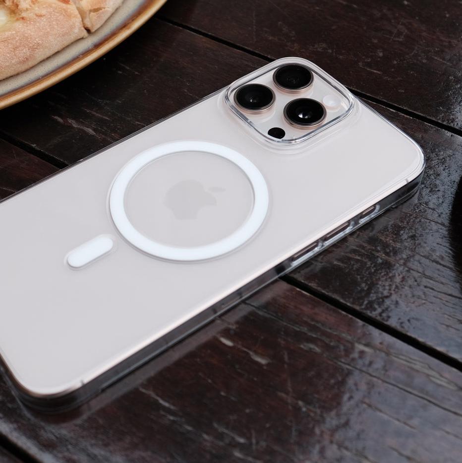 MagSafe Crystal Clear iPhone Case – Anti-Yellow, Sleek, and Durable